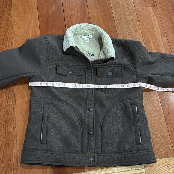 Ariat Trucker Women’s Embossed Softshell Cream Sherpa Lined Jacket Size M - Picture 11 of 12